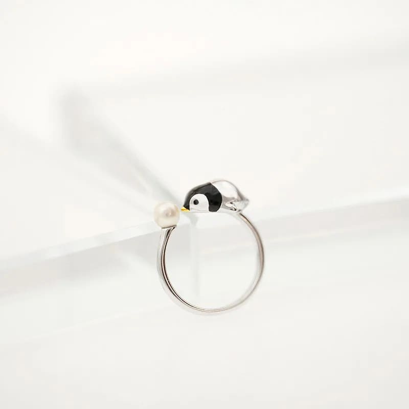 Small silver penguin earrings - Resizable rings